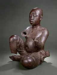 Sittende figur, Tada, 13.-14. århundre